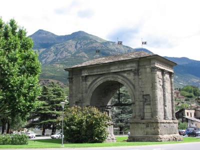 Foto Aosta: Arco di Augusto