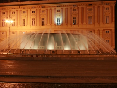 Foto Genova: Fontana di Piazza De Ferrari