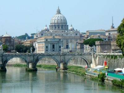 Foto Roma: Basilica di San Pietro e il Tevere